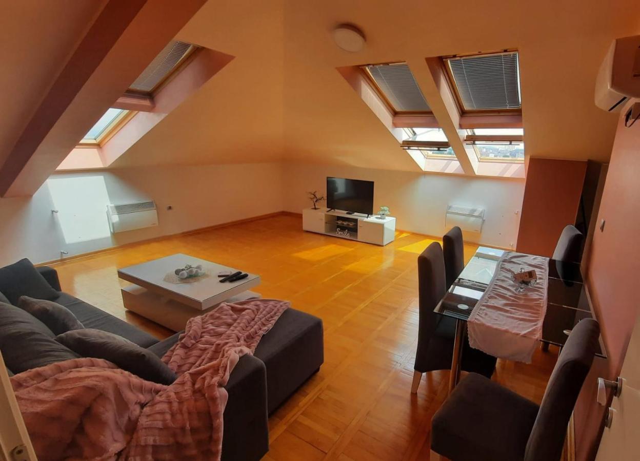 Loft Apartman Jagodina Buitenkant foto
